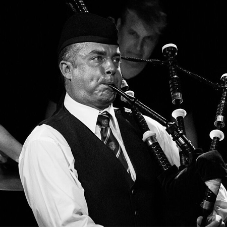 Hire a Bagpiper Link